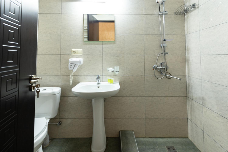 Bathroom 5, Mestia HOTEL AMIRANI, Mestia