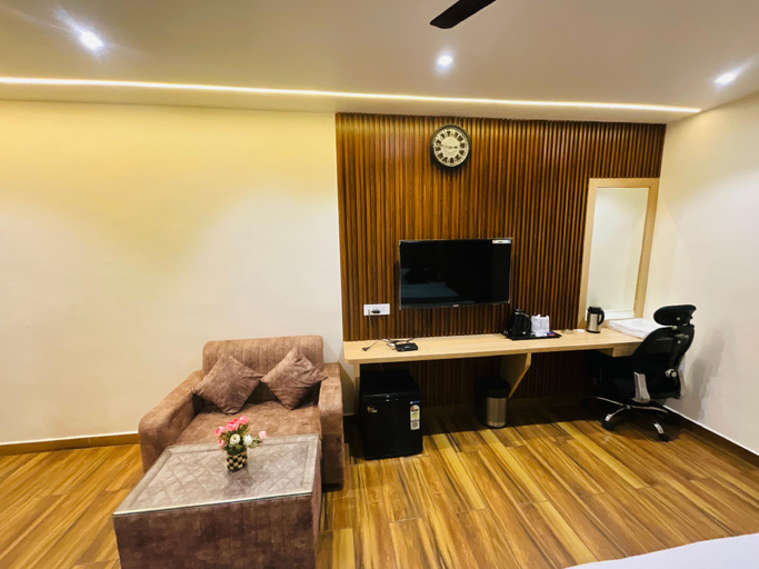 Others 5, JK Palace Prayagraj, Kaushambi