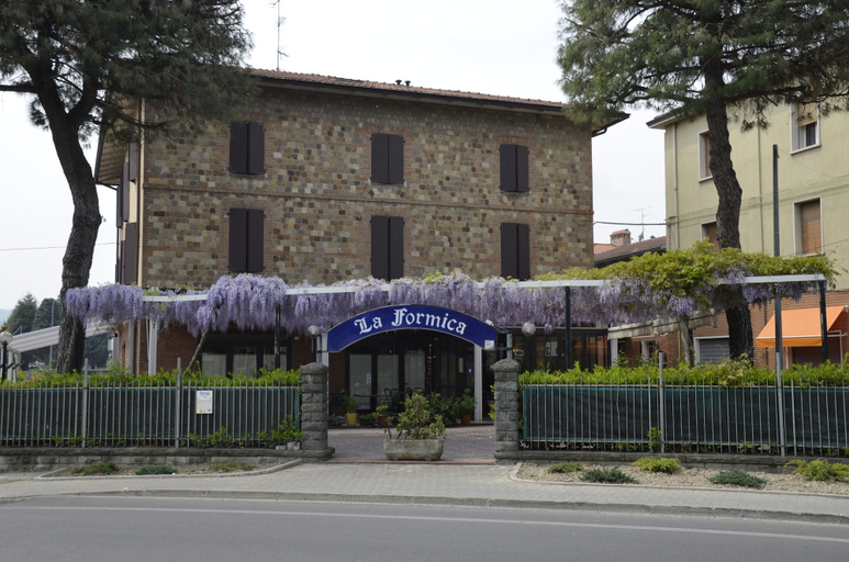 Exterior 4, La Formica, Modena