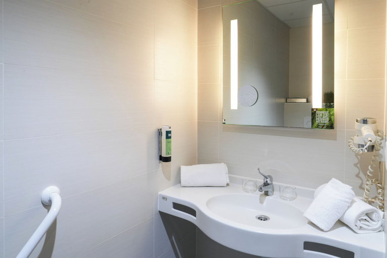 Bathroom 3, Hôtel Le Relais, Landes