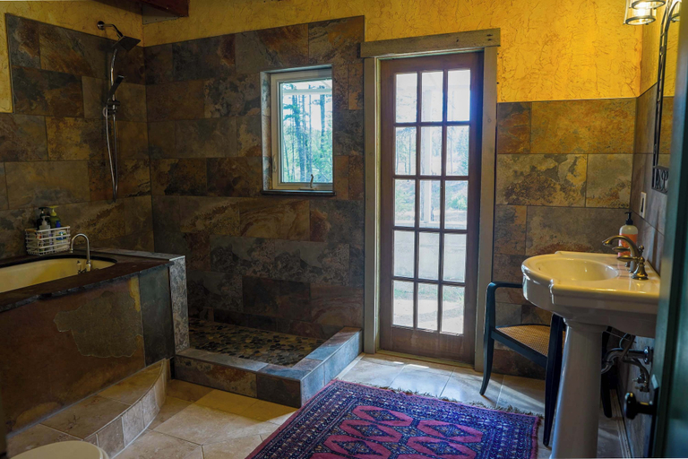 Bathroom 4, Off Grid Retreat Stay for 7, Lincoln