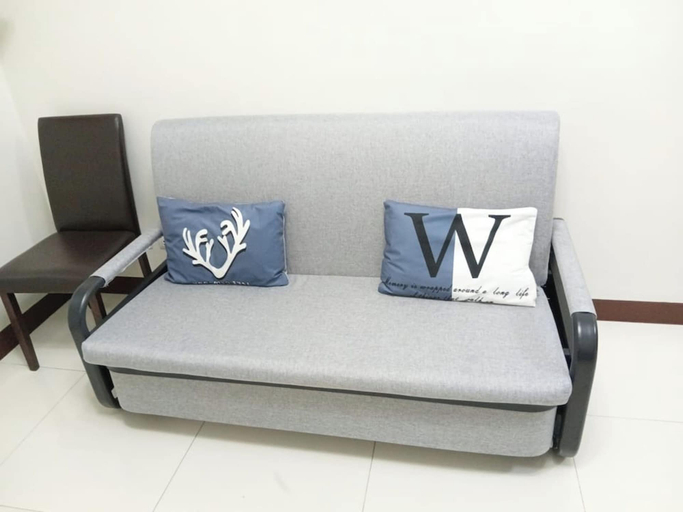 Living room, 101 Evergreen Stay Near Naia 3, Pasay City