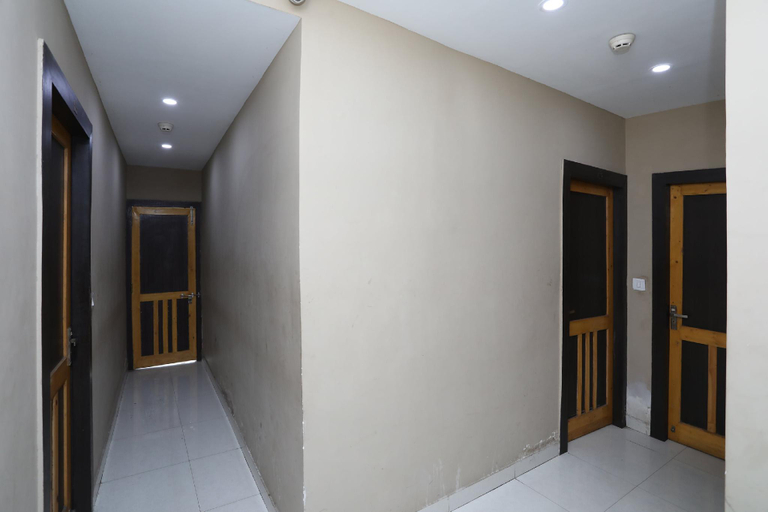 Public Area, Hotel O South Inn, Kolkata