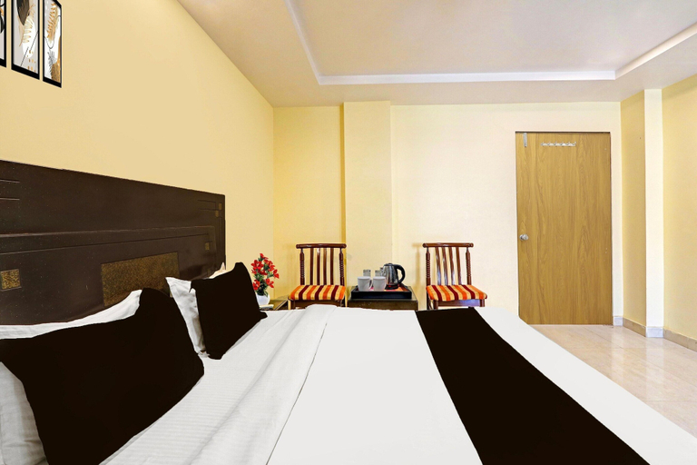 Room 2, Deluxe Kurnool Sai Priyanka, Kurnool