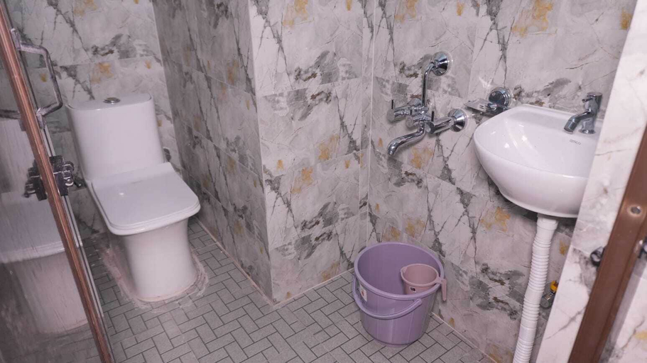 Bathroom 2, Hotel Elite premium, Puri