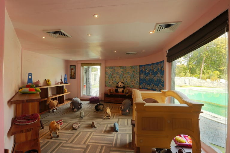 Others 2, HOTEL BRYS CAVES, Almora