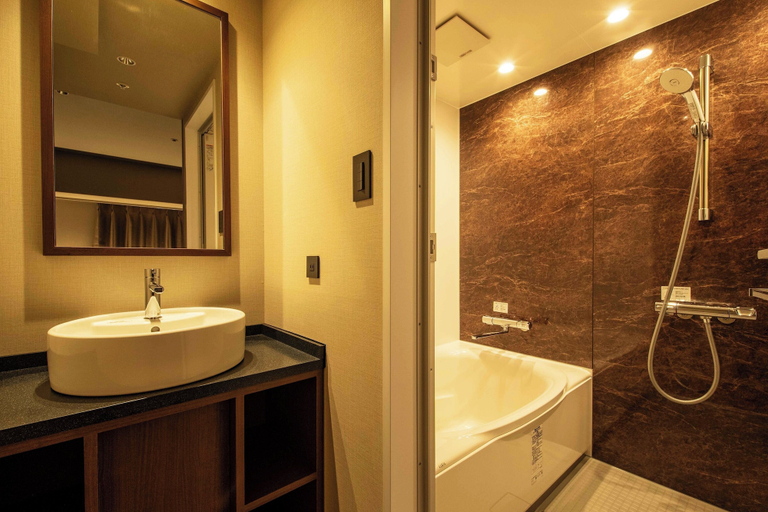 Bathroom 4, New Osaka Hotel, Osaka
