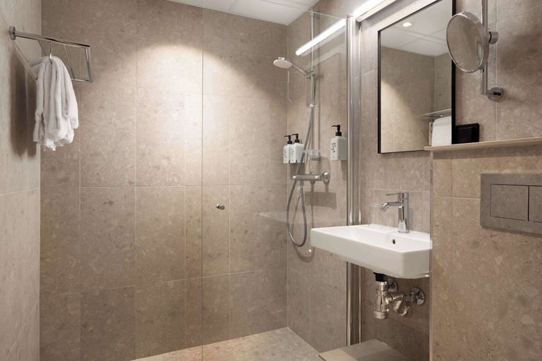 Bathroom 4, Scandic Neptun, Bergen