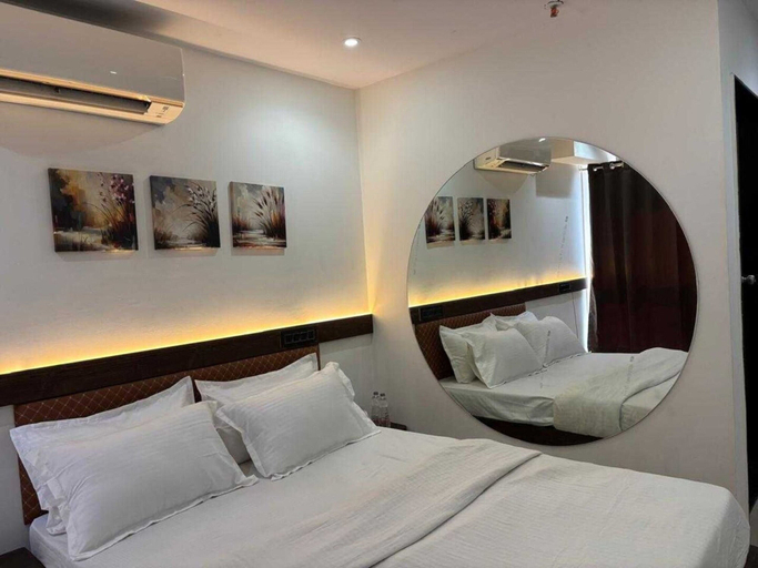 Room 2, Deluxehotel Daman, Daman