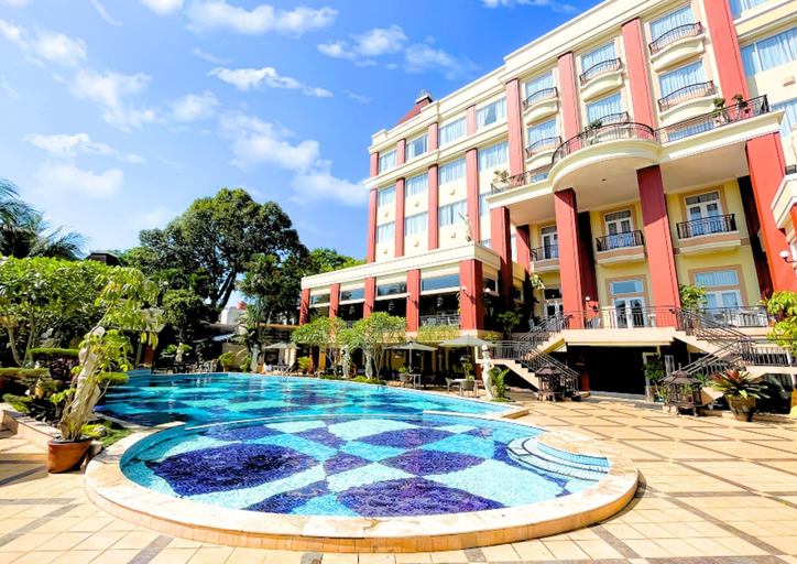 Exterior & Views 2, Grand Wahid Hotel Salatiga, Salatiga