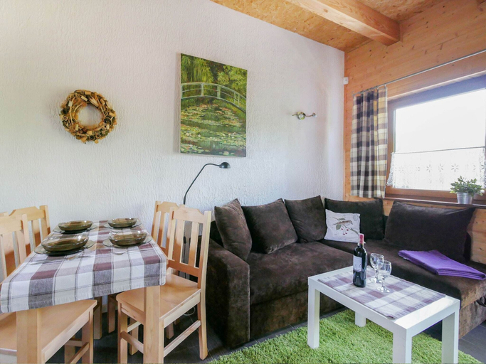 Others 5, Quaint Holiday Home in Gleznowo With Parasol, Sławno