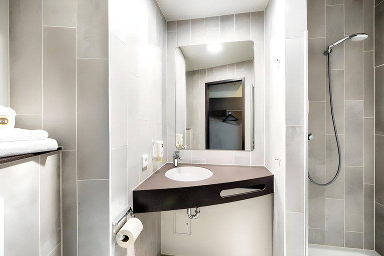 Bathroom 5, B&B Hotel Rust-Ettenheim, Ortenaukreis