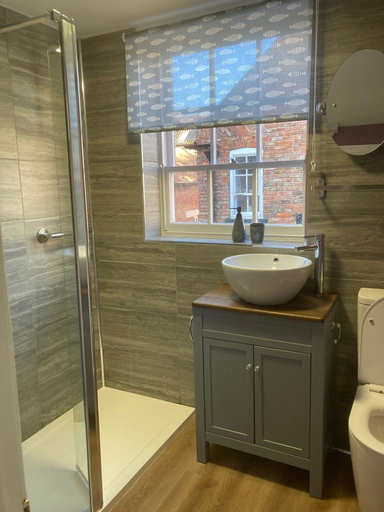 Bathroom 5, Ribston Cottages, North Lincolnshire
