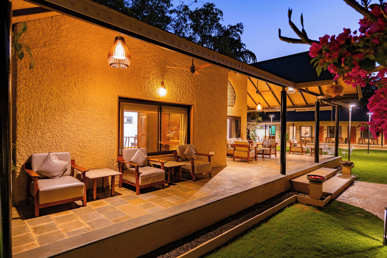 Terrace/patio 5, ELIVAAS Lush Villa 6BHK Pet-Friendly, Nashik