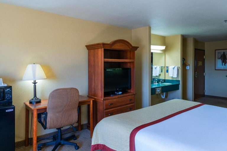 Bedroom 3, Pinedale Hotel & Suites, Sublette