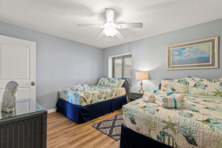 Room 2, Lets Do Sunset: Gulf-front 3BR Condo, Sleeps 8, Bay