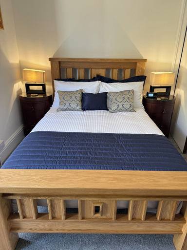Room 2, 6 Caberfeidh Bed and Breakfast, Highland