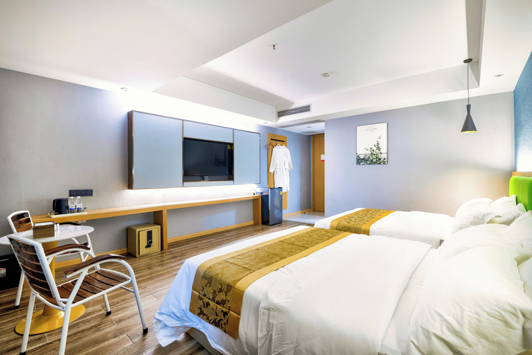 Room 4, ZhongKe Hotel, Ruessei Kaev