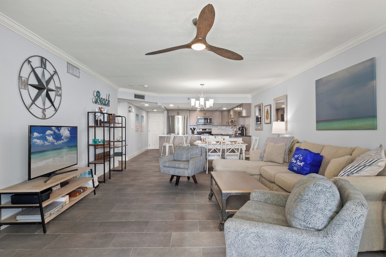Living area 2, Watercrest 1106 Beachfront Paradise, Bay