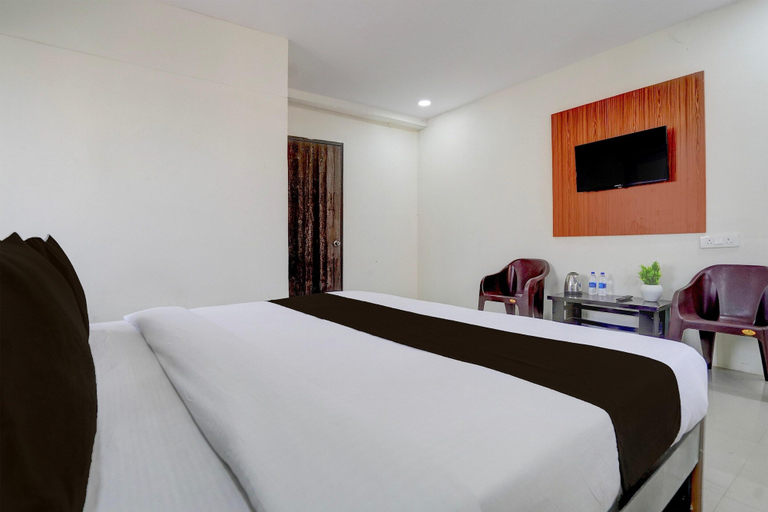 Room 4, Deluxesriman Stay INN, Ranga Reddy
