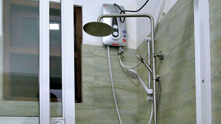 Bathroom 4, Nine Arch Holiday Resort, Ella