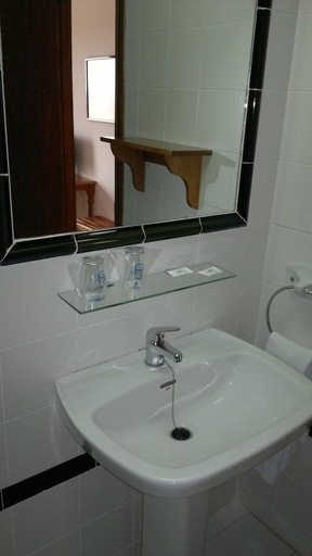 Bathroom 4, Villa de Algar, Cádiz