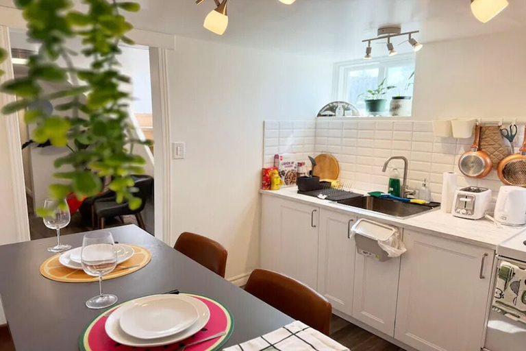 Private kitchen 2, Sunrise Hotel & Suites, Toronto