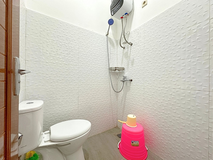 Bathroom 5, Villa Hanum 2 with 2BR near Kebun Raya Cibodas Puncak, Bogor