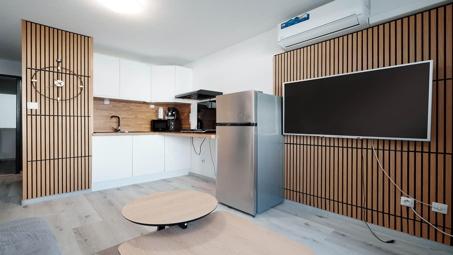 Private kitchen, Sophisticated Retreat Near the Sea, Agde, Hérault