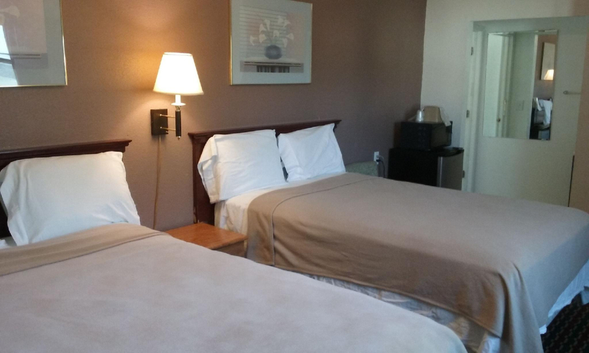Bedroom 2, Super 54 Inn, Clark