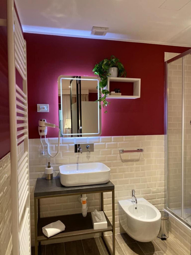 Bathroom 5, Dimora del teatro, Treviso