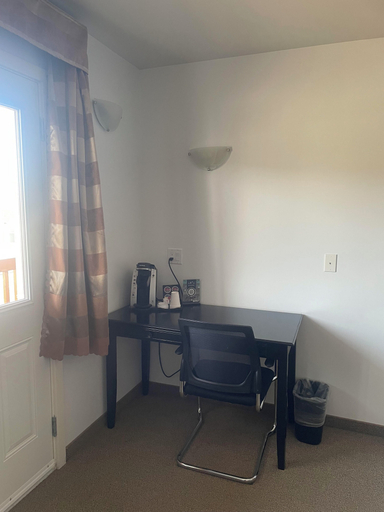 Interior, Sunshine Inn Houston, Bulkley-Nechako