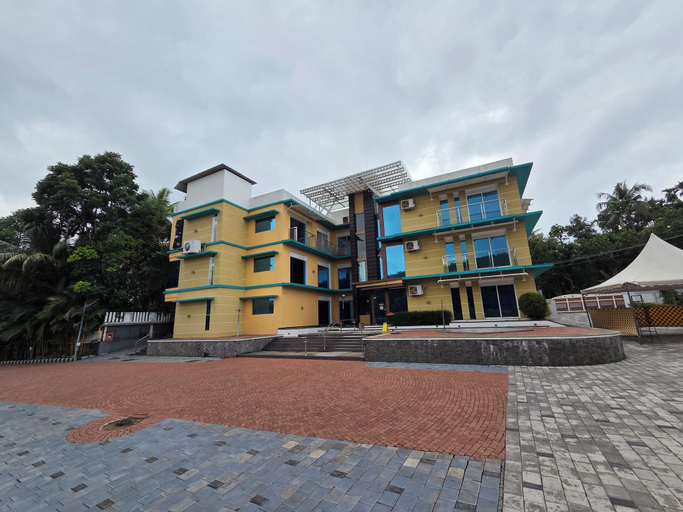 Exterior 2, PetRose Business Hotel, Ernakulam