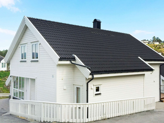 Others 1, Holiday Home in Auklandshamn, Sveio