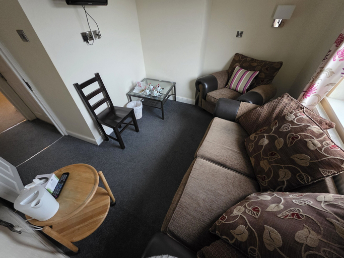 Others 5, Harry's Hotel, Ceredigion