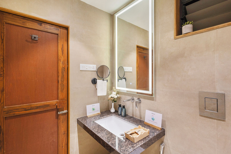 Bathroom 4, ELIVAAS Lush Villa 6BHK Pet-Friendly, Nashik
