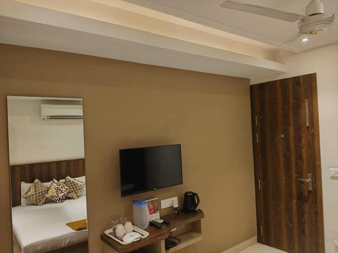 Room 4, Eennra Kaansabbati, Pashchim Medinipur