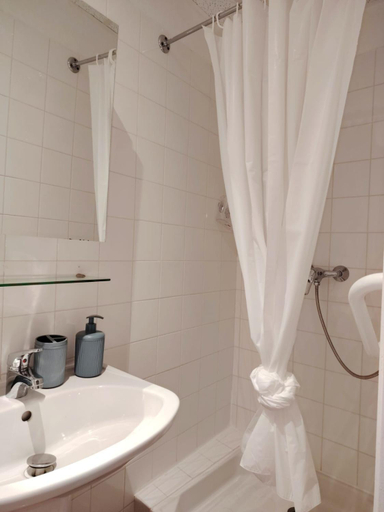 Bathroom 3, Appart'Hotel Le Combes, Pyrénées-Orientales