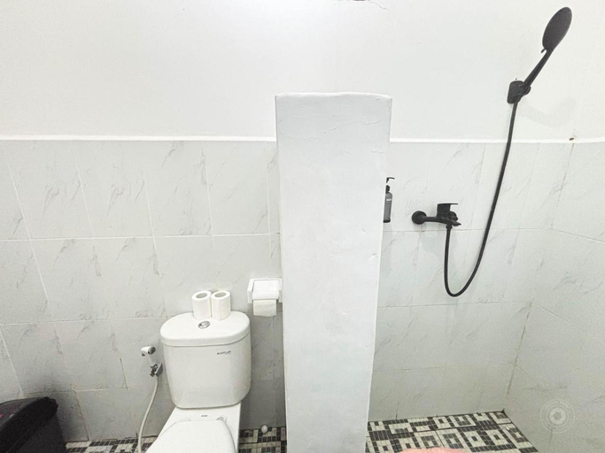Bathroom 3, Trytan Gerupuk Homestay, Lombok