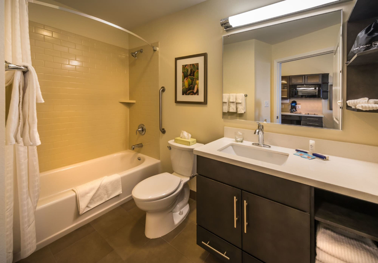 Bathroom 5, Candlewood Suites WINNEMUCCA, Humboldt