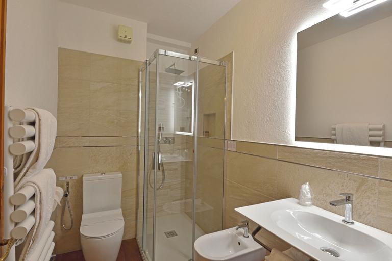 Bathroom 4, Hotel Beau Sejour, Aosta
