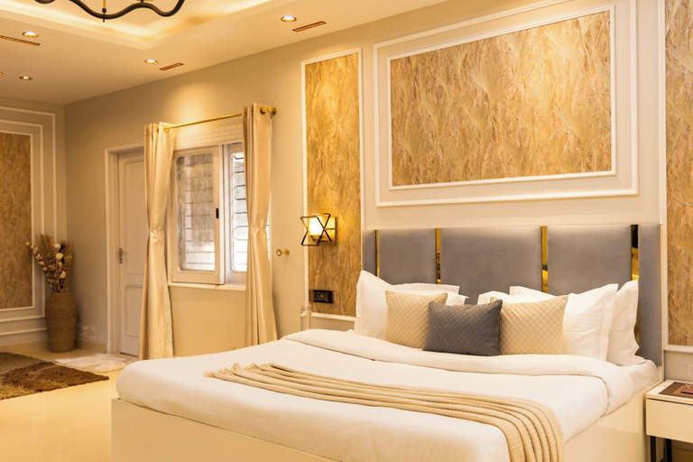 Room 2, ELIVAAS Crystal Farms 3BHK with Pvt Pool, Delhi