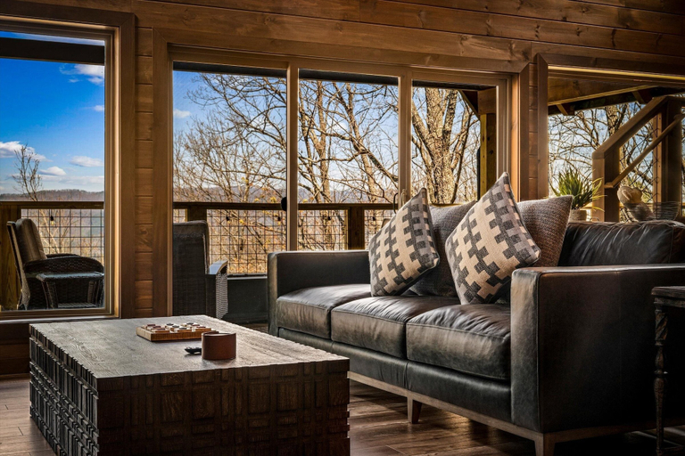 Living area 2, Kelly's Escape Cabin, Sevier