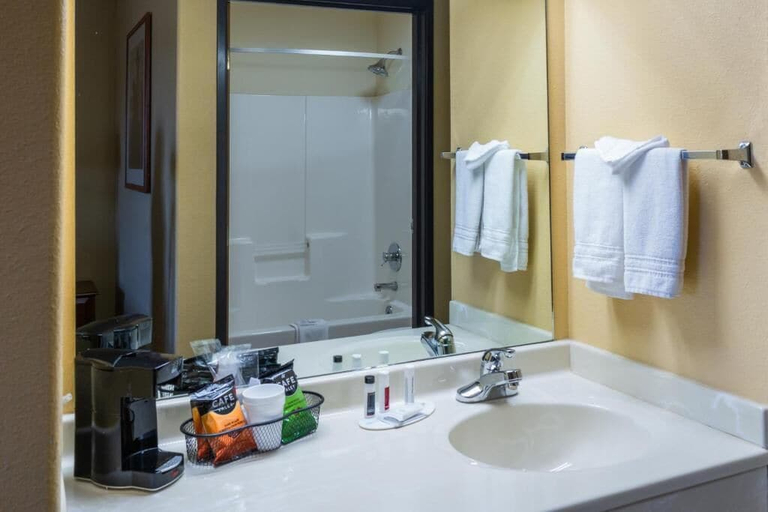 Bathroom 4, Pinedale Hotel & Suites, Sublette