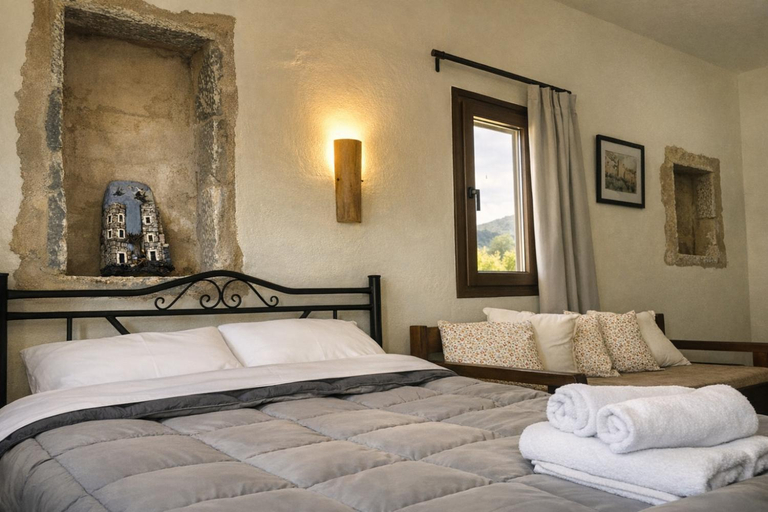 Others 4, Castello, Peloponnese