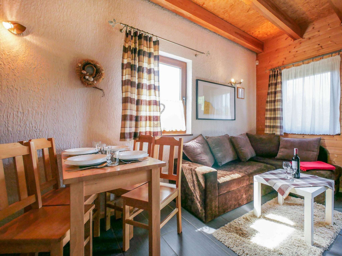 Others 3, Quaint Holiday Home in Gleznowo With Parasol, Sławno