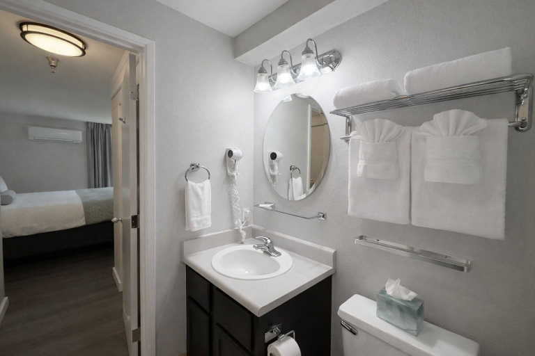 Bathroom 4, Friday Harbor Suites, San Juan