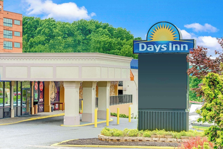 Exterior & Views, Days Inn by Wyndham Towson, Baltimore