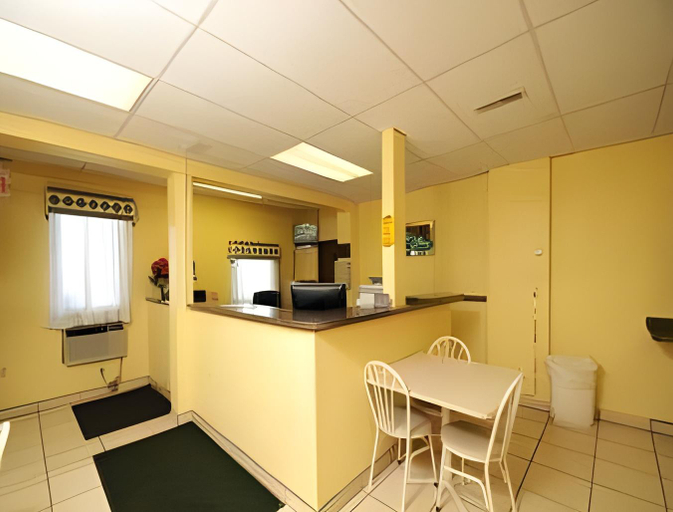 Others 4, Super 8 by Wyndham Yankton, Yankton