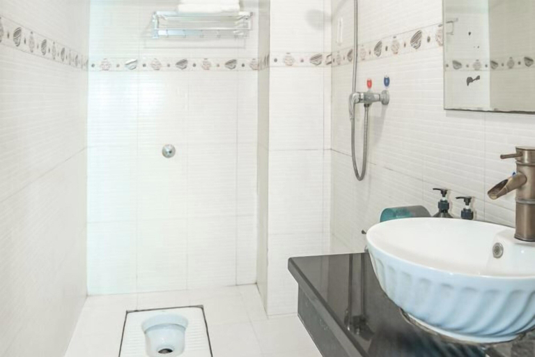 Bathroom, Hezhou Xintai Hotel, Hezhou